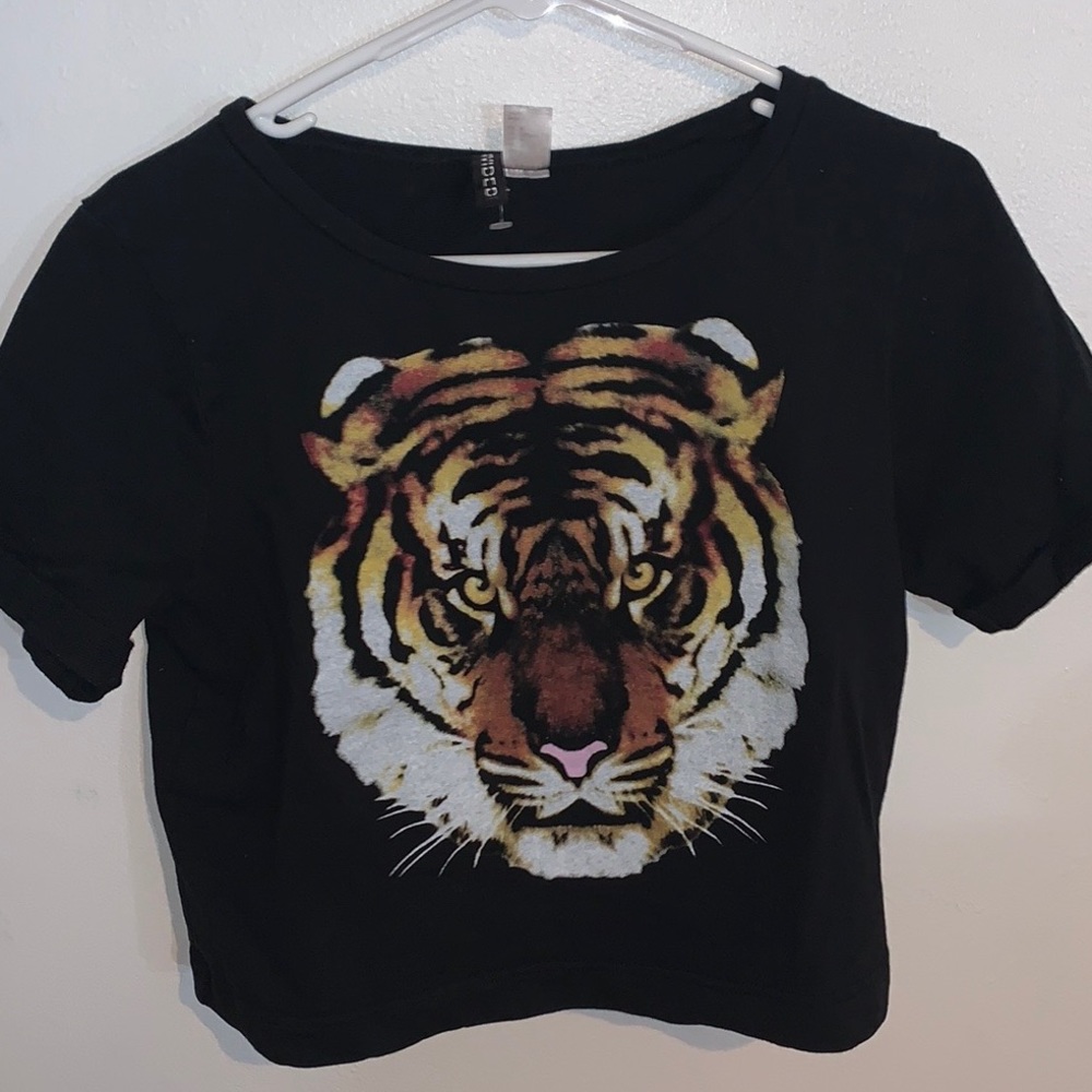 Woman’s crop top